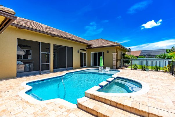 Exterior, Pool