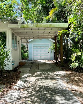 Detached Garage, Exterior