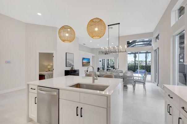 Dining room, Interior, Kitchen, Pendant Lights, Recessed Lighting, Stainless Steel Appliances