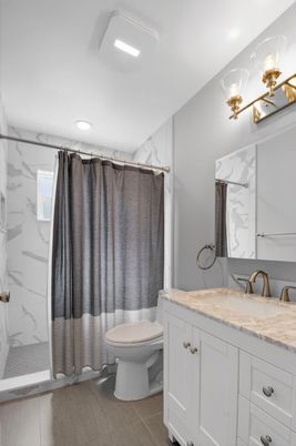 Bathroom, Interior, Marble Walls, Recessed Lighting