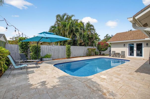 Exterior, Pool