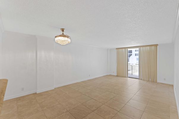 Chandelier, Empty room, Interior