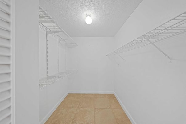 Interior, Walk-in Closets