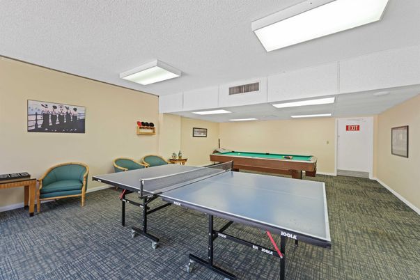 Billiard Table, Game Room, Interior