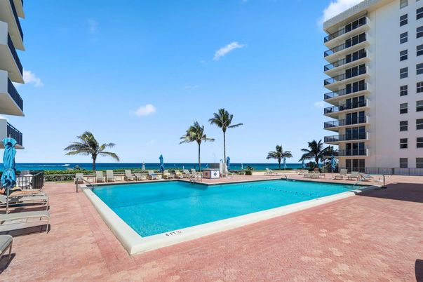 Exterior, Pool, Water