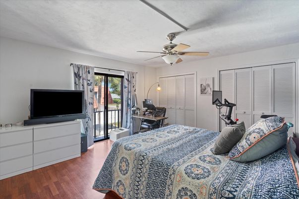 Bedroom, Fitness Equipment, Interior, Wood Texture Flooring