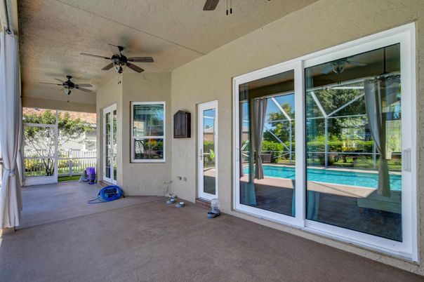 Interior, Pool, Sun Room