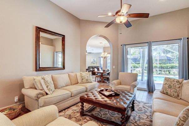 Chandelier, Dining room, Interior, Living room, Recessed Lighting, Wood Texture Flooring