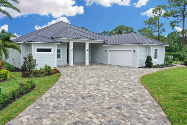Attached, Exterior, Facade, Ranch