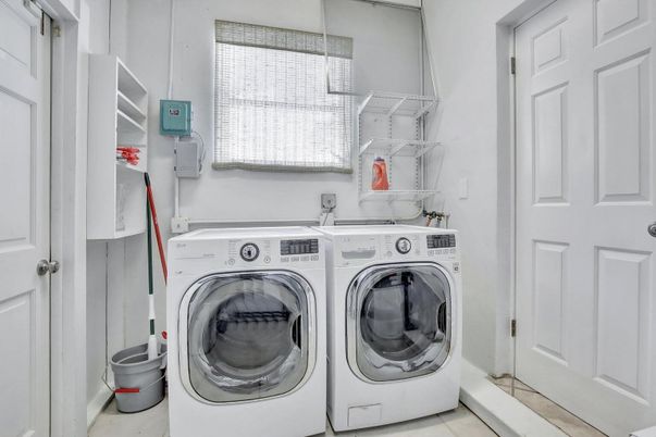 Interior, Washer