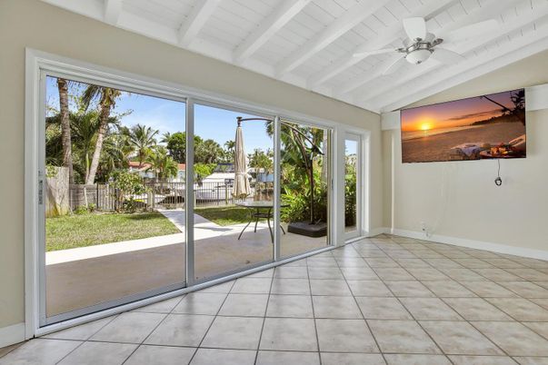 Empty room, Interior, Sun Room