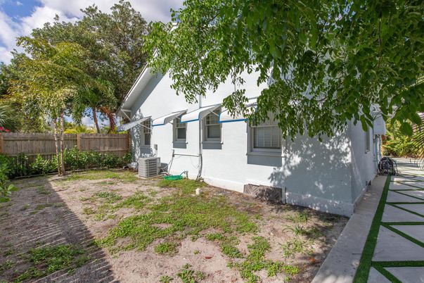 Backyard, Exterior