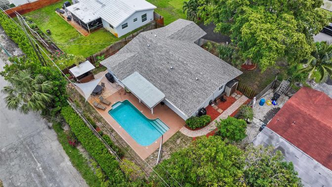 Exterior, Drone