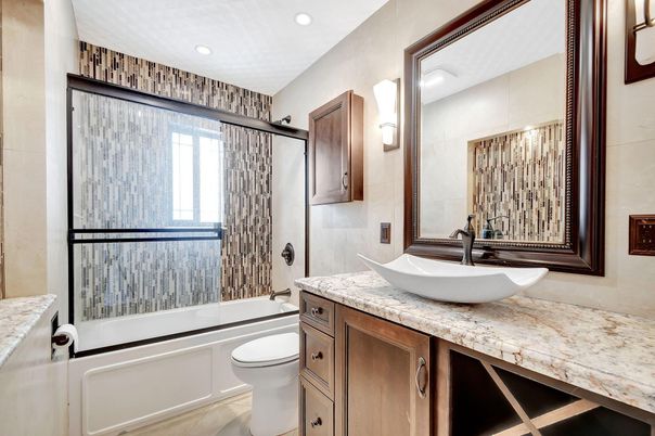 Bathroom, Interior, Recessed Lighting