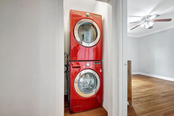 Interior, Utility Closets, Washer, Wood Texture Flooring