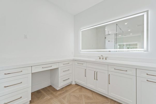 Bathroom, Interior, Recessed Lighting, Wood Texture Flooring