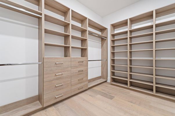 Interior, Walk-in Closets, Wood Texture Flooring