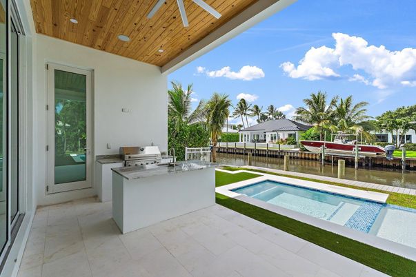 Exterior, Pool, Water