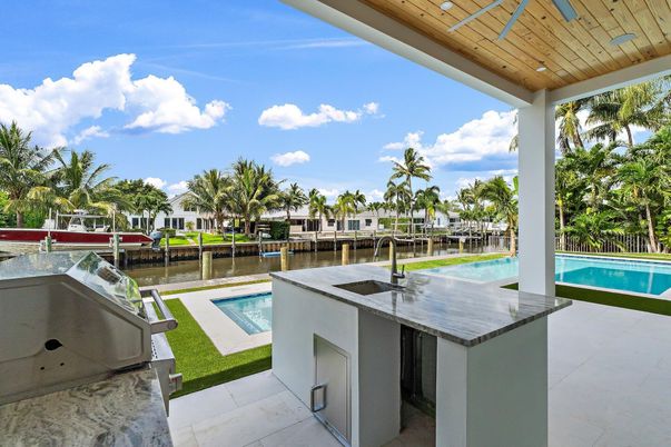 Exterior, Pool, Water