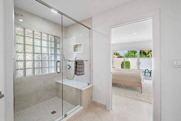 Bathroom, Bedroom, Glass Shower, Interior, Recessed Lighting