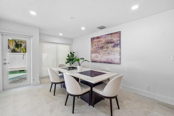 Dining room, Interior, Recessed Lighting
