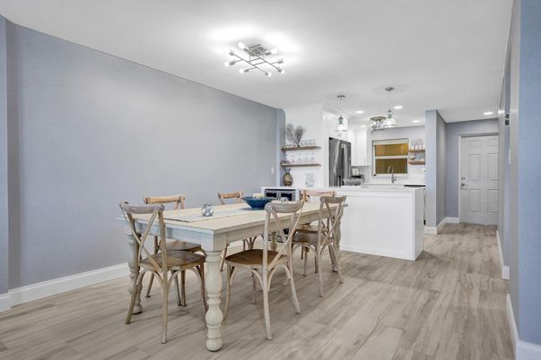 Dining room, Interior, Kitchen, Pendant Lights, Recessed Lighting, Wood Texture Flooring