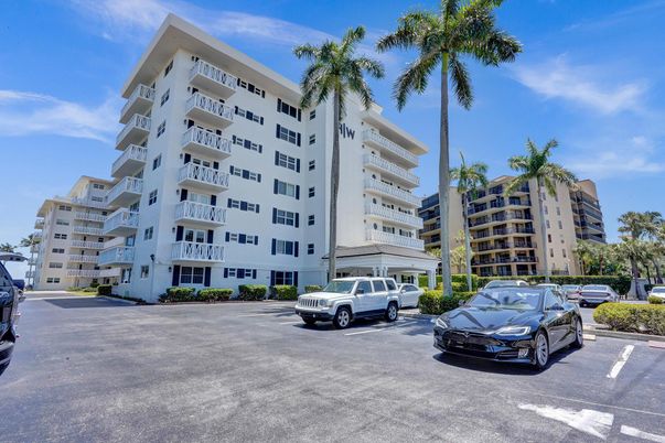 Exterior, Facade, Condo Building
