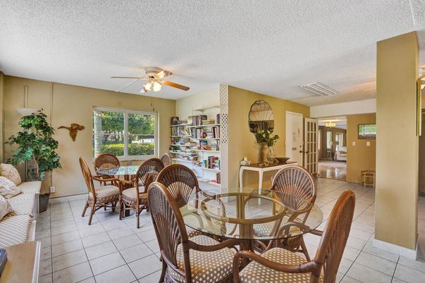 Dining room, Interior