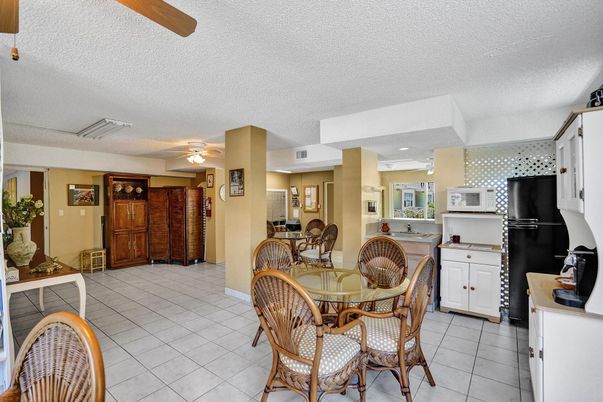 Dining room, Interior, Kitchen, Recessed Lighting