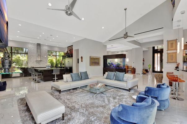 Dining room, Interior, Living room, Marble, Pendant Lights, Recessed Lighting