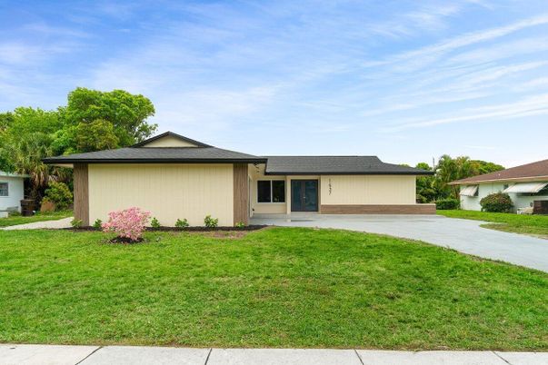 Attached, Backyard, Exterior, Facade, Ranch