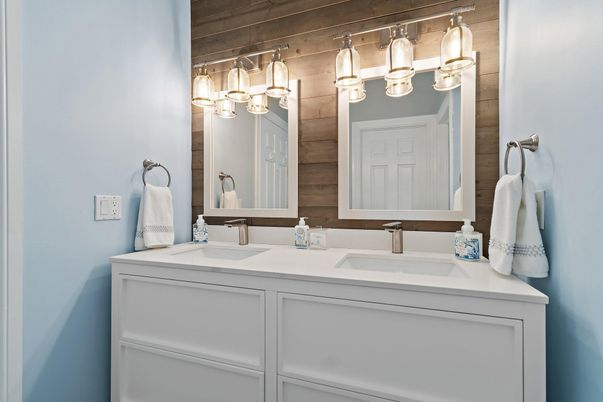 Bathroom, Dual Sink Vanities, Interior
