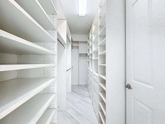 Interior, Walk-in Closets