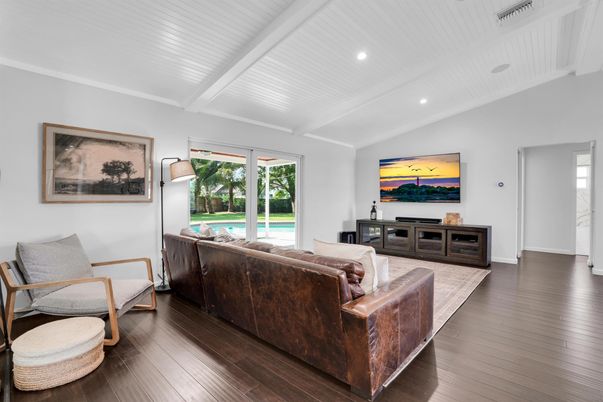 Interior, Recessed Lighting, Wood Texture Flooring