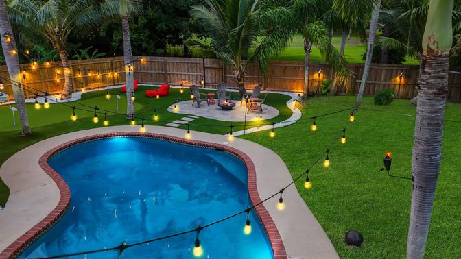 Exterior, Pool