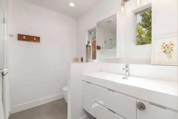 Bathroom, Interior, Recessed Lighting