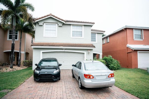Attached, Exterior, Facade, Mediterranean