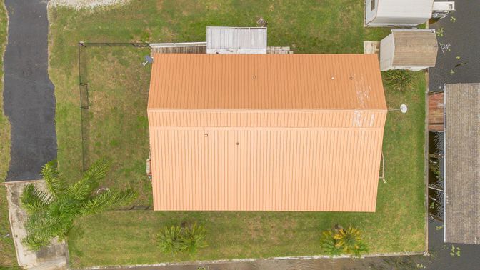 Exterior, Drone