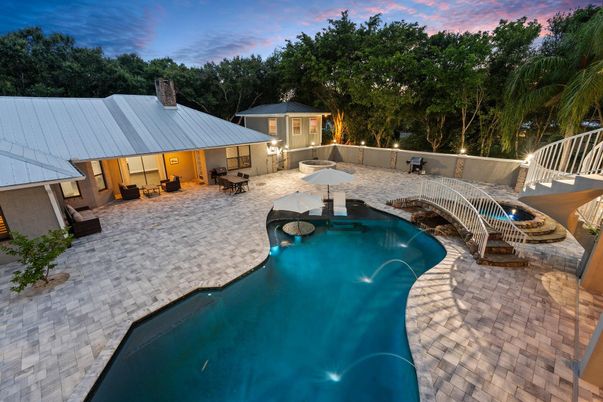 Exterior, Pool