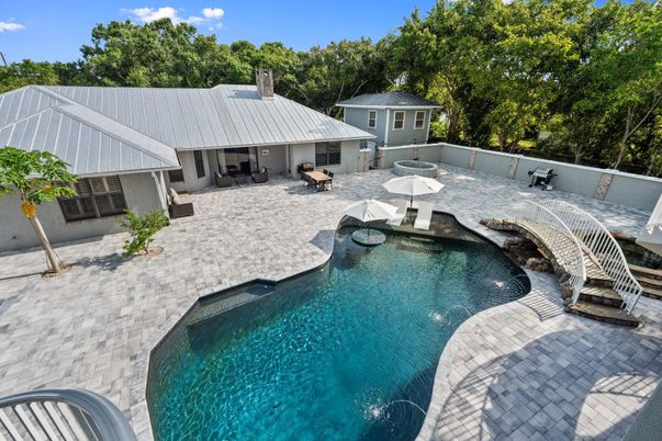 Exterior, Pool