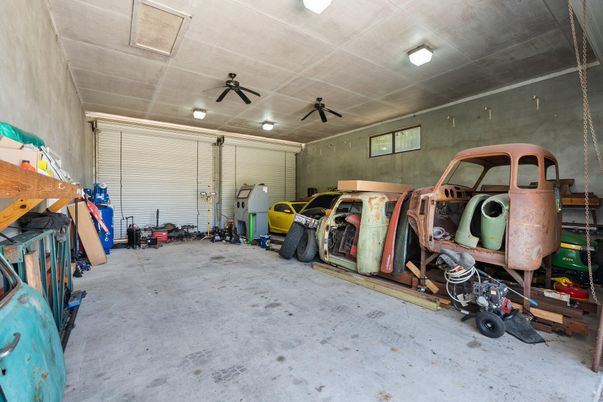Garage, Interior