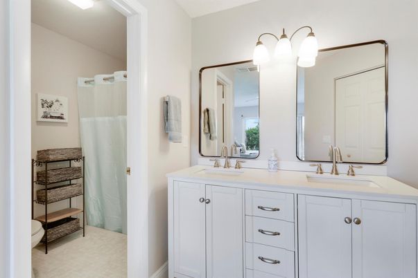 Bathroom, Dual Sink Vanities, Interior