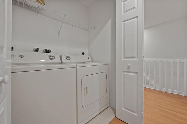Interior, Utility Closets, Washer, Wood Texture Flooring
