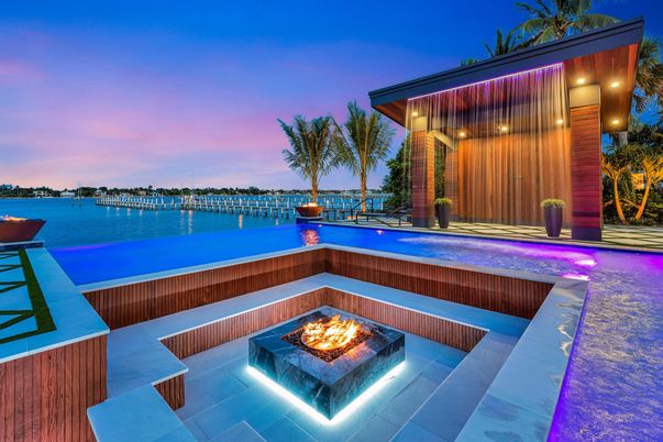Exterior, Pool, Water