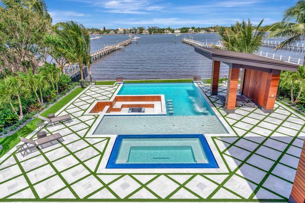 Exterior, Pool, Water