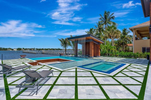 Exterior, Pool, Water