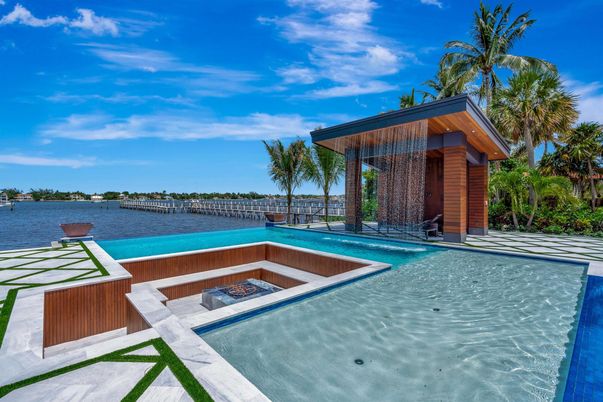 Exterior, Pool, Water