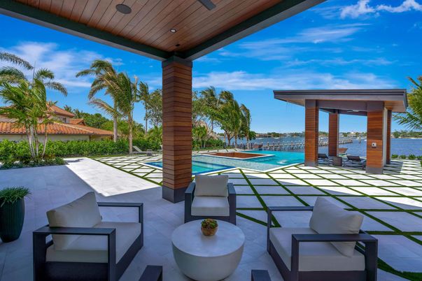Exterior, Pool, Water