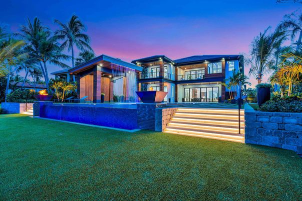 Backyard, Exterior, Facade, Modern