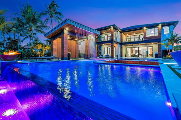 Exterior, Pool